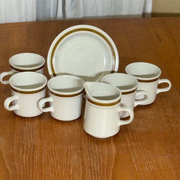 Vintage Creamer in New Spring by Daniele Collection Dogwood Blossoms - Picture 4 of 8